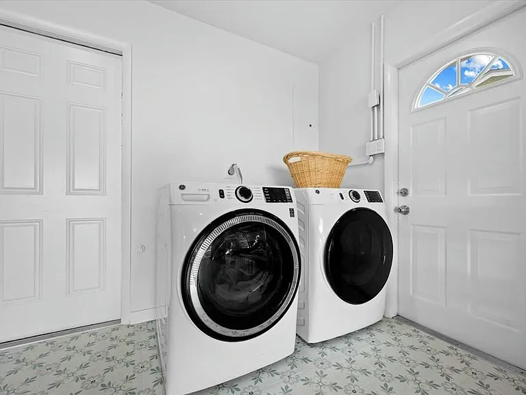 232 Cove Pl — Photo 46