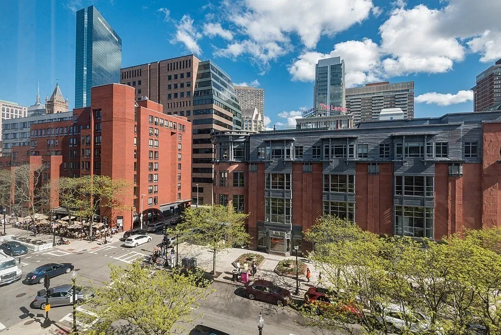 1 bed, 1012 sqft, $5,400 — Photo 3