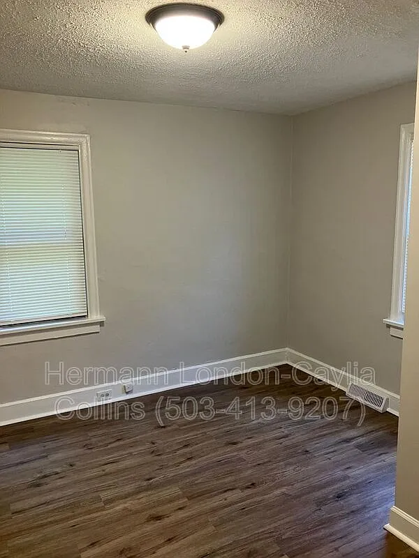 3 bed, 2.0 bath, 918 sqft, $1,075 — Photo 3