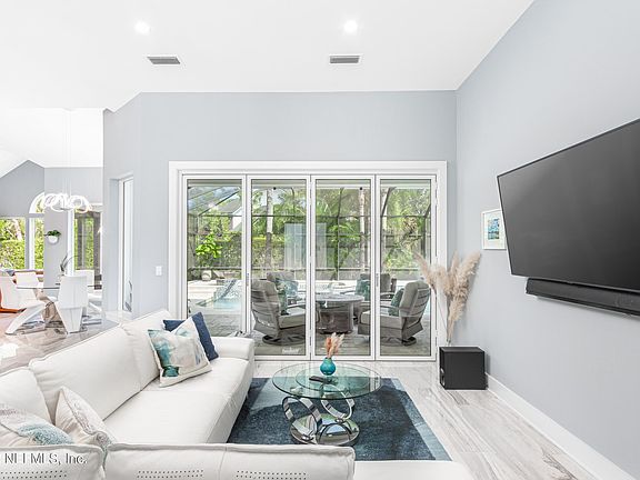 3rd image of 150 Kingfisher Dr