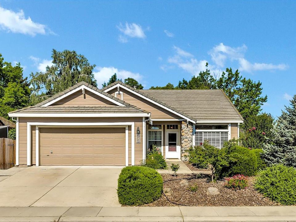 1st image of 212 Sterling Oak Dr