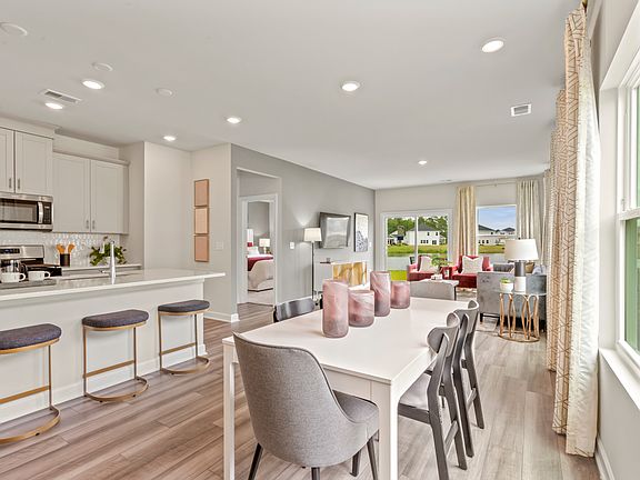 Sydney floorplan modeled at Clear Pond.