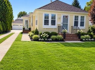 79 Cleveland St, Bay Shore, NY 11706