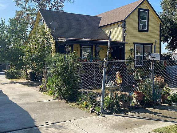 2nd image of 442 E Monterey Ave
