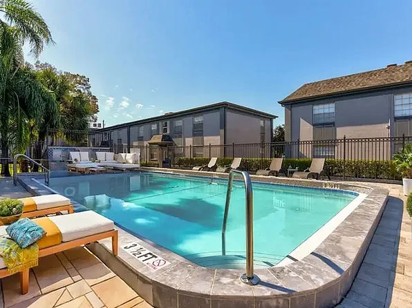 French Quarter Apartment Homes