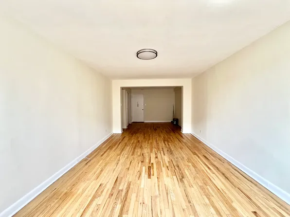 2752 Homecrest Ave #408, Brooklyn, NY 11235