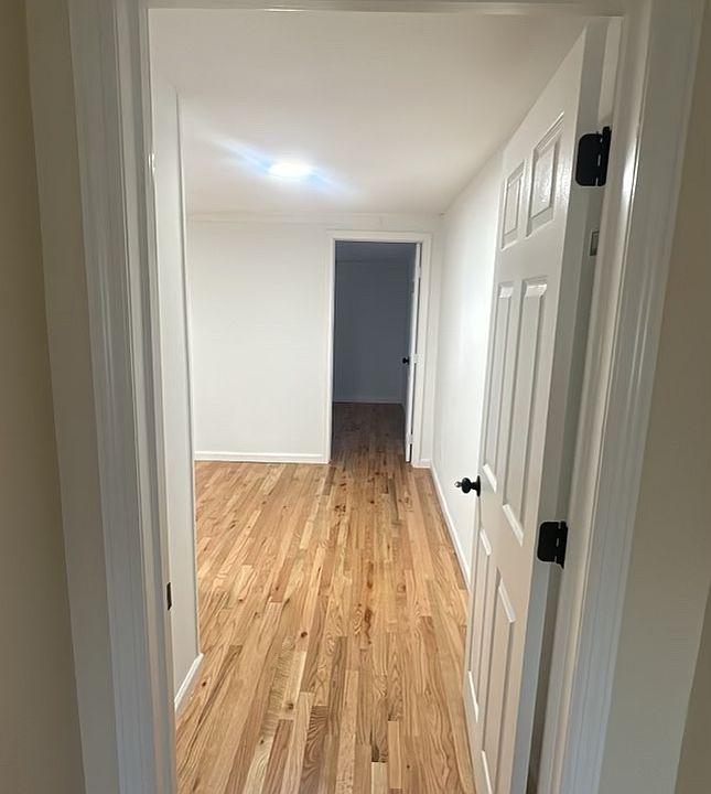 1st image of 41 Comet Ln Floor 1