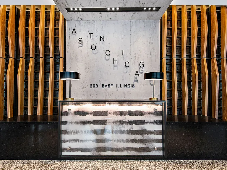 Aston Chicago — Photo 1