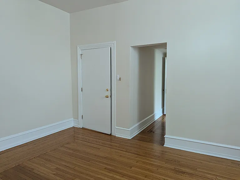 3510 Ainslie St #1 — Photo 4