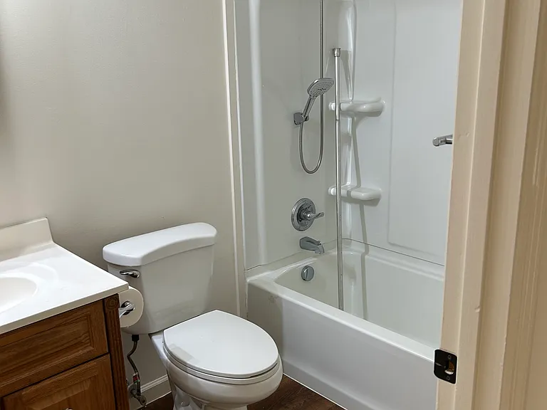 300 E Brown St — Photo 2