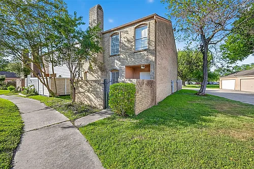 8646 Maplecrest Dr Photo 1