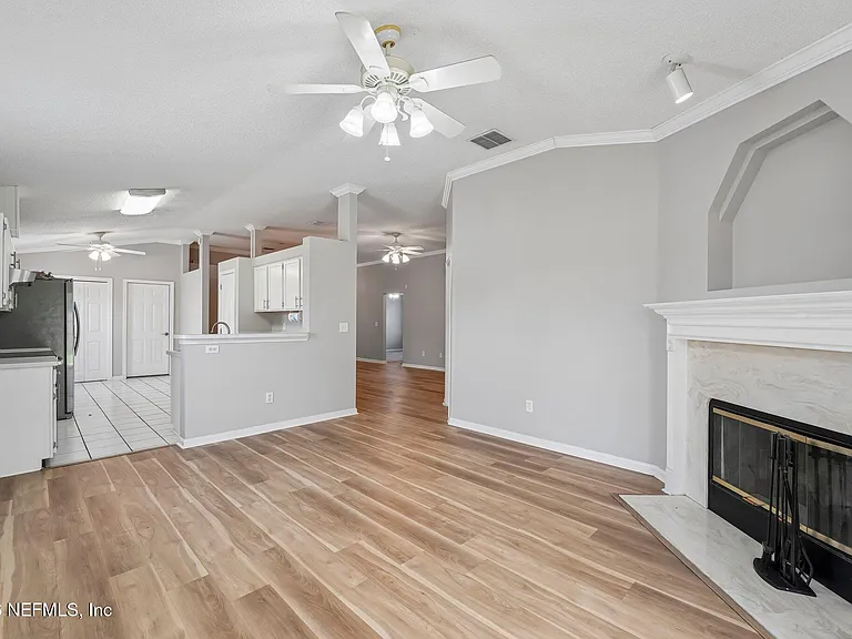 1219 Stern Way — Photo 10