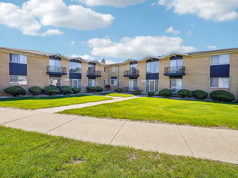 Rivercrest Apartments — Photo 94