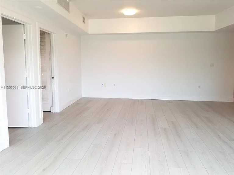6580 Indian Creek Dr #201 — Photo 11