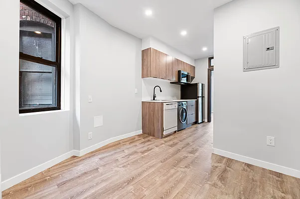 Rented by REAL New York | media 19