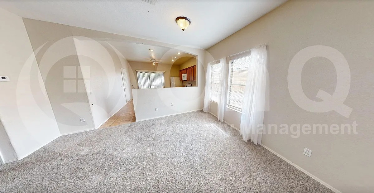 3 bed, 2.0 bath, 1381 sqft, $1,799 — Photo 3