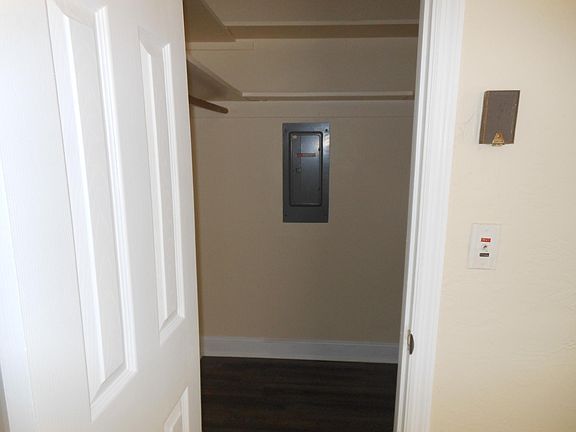 5th image of 551 12th Ave NE APT 1