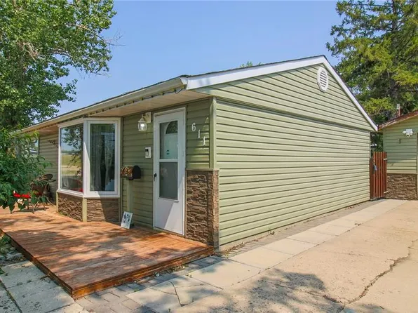 611 McIntosh STREET, Regina, SK S4T 5B3