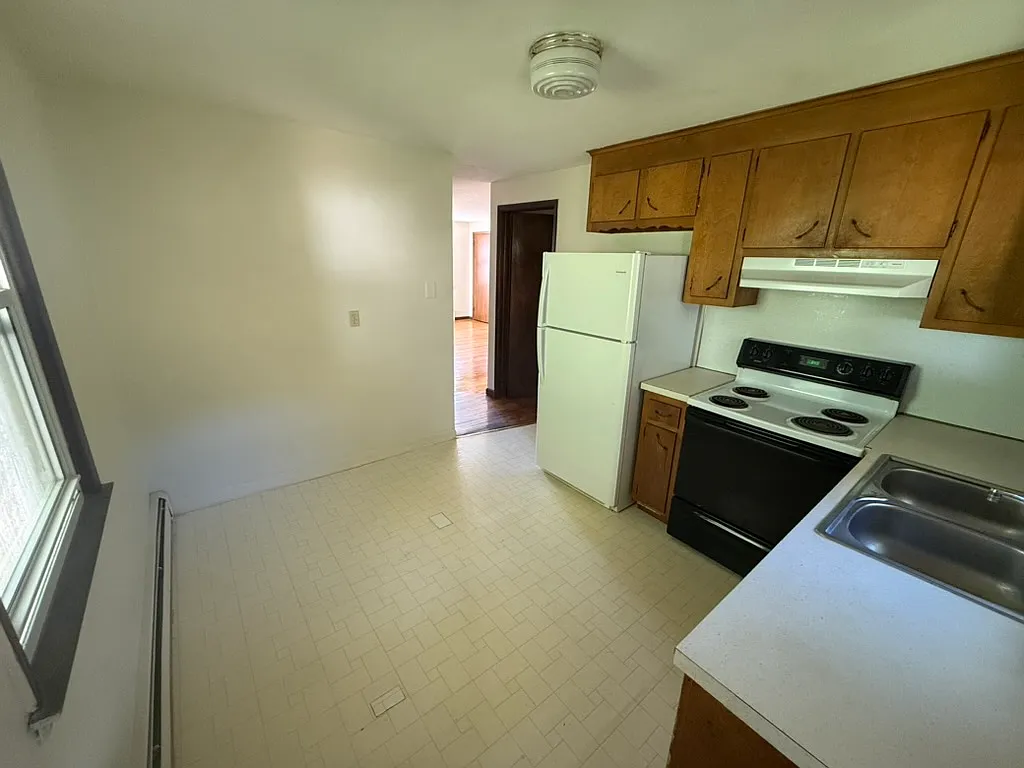 2 bed, 750 sqft, $1,250 — Photo 2