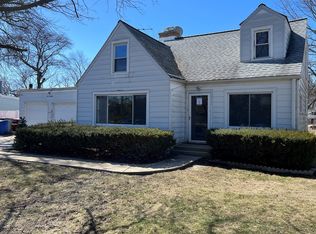 670 Pfingsten Rd, Northbrook, IL 60062