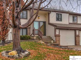 10476 Lawndale Plz, Omaha, NE 68134
