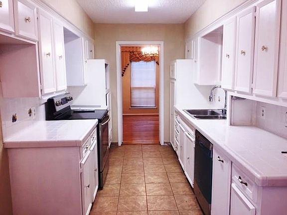 4th image of 700 Casa Grande Ct