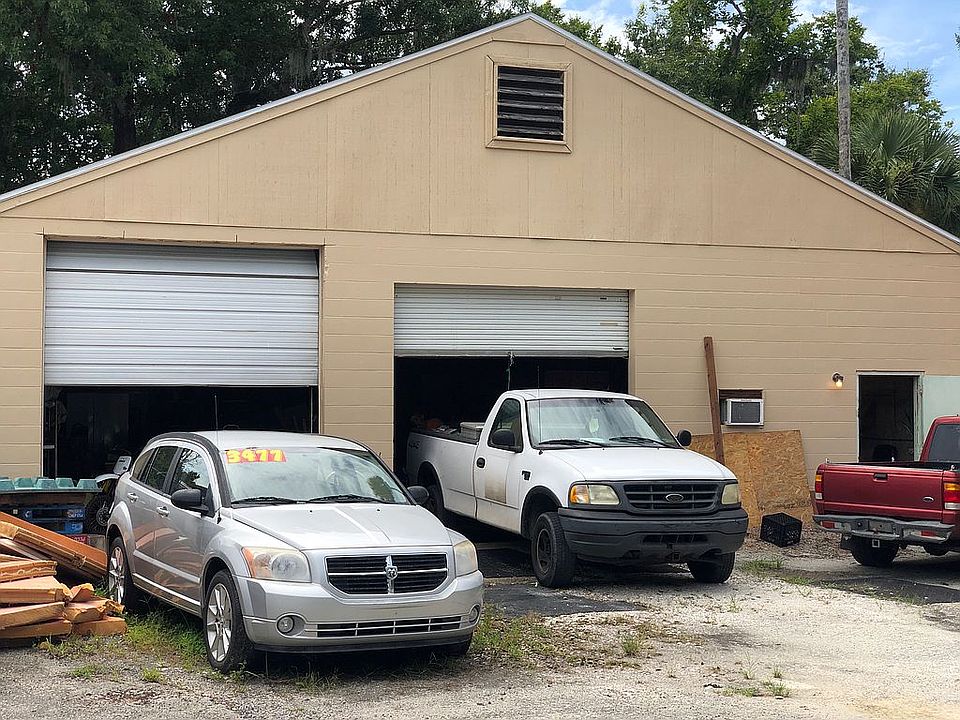 2nd image of 956 Teresa St
