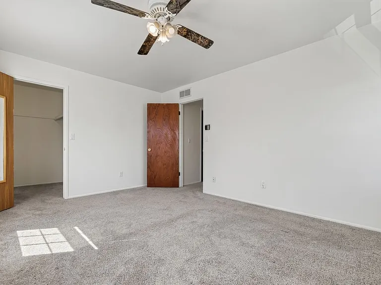 26070 N Lake Dr — Photo 15