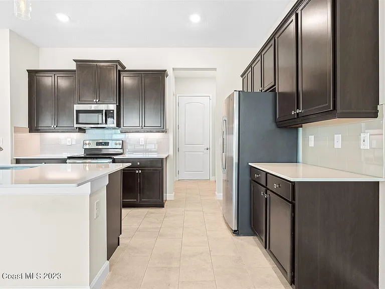 2323 Great Belt Cir — Photo 12