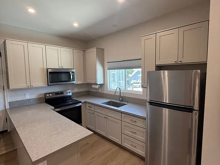 1811 Parrot St — Photo 1