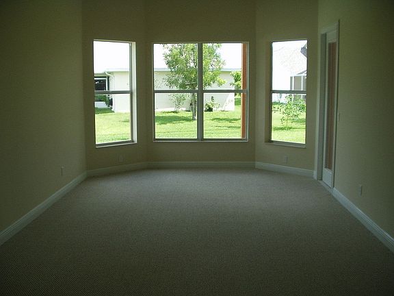 4th image of 3409 SE Bevil Ave