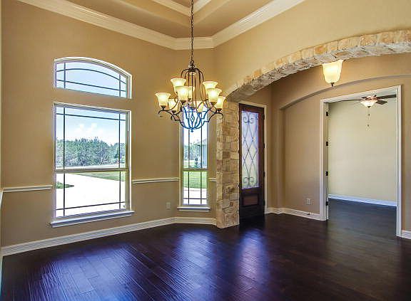 4th image of 929 Woodland Oaks
