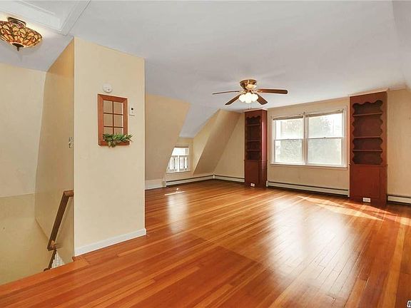 3rd image of 141 Elm St
