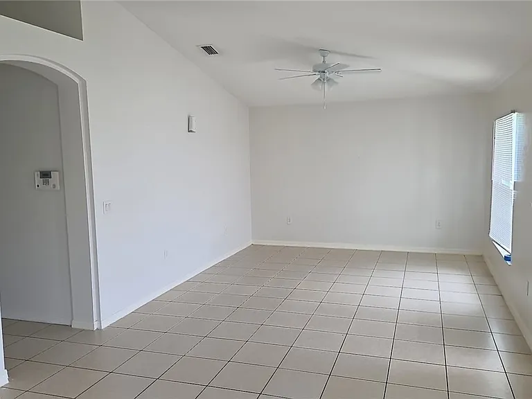 832 Palomino St E — Photo 2