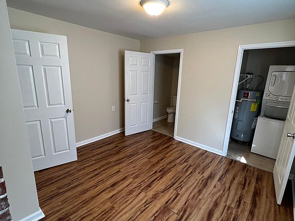 4th image of 531 W 5th St #102