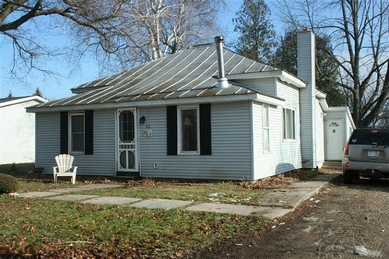 1st image of 42 1st St NE