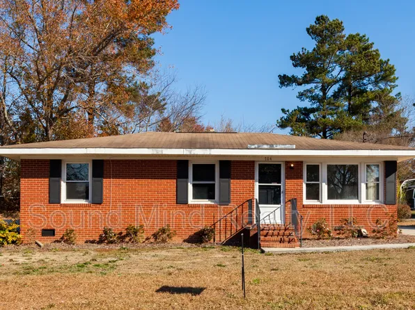 704 E Joyner St, Clayton, NC 27520