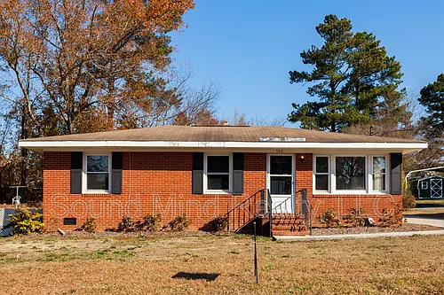 704 E Joyner St Photo 1