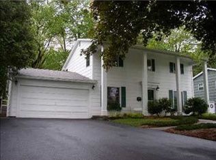 4054 Bel Harbor Dr, Liverpool, NY 13090