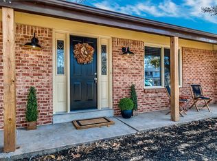 1030 Fernway Ln, Saint Louis, MO