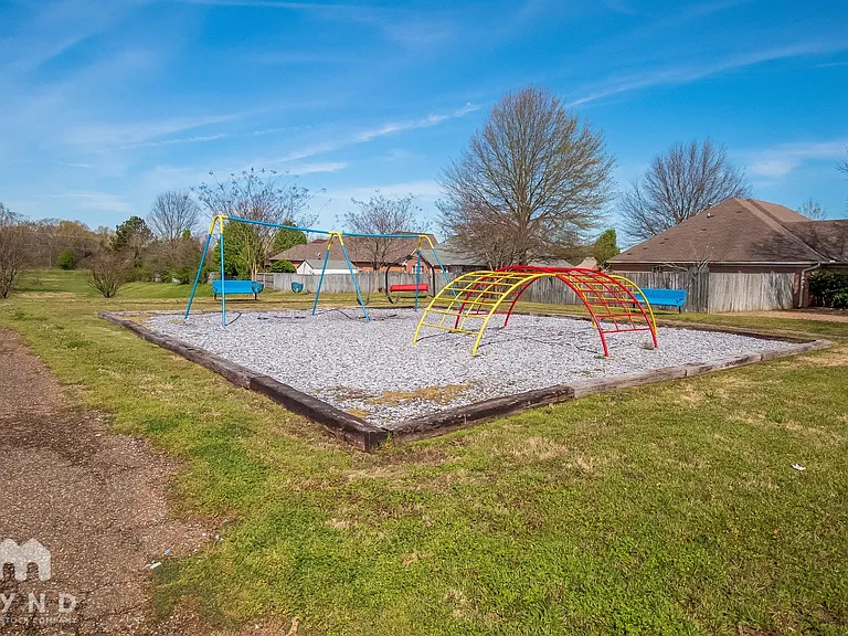 7384 Hunters Forest Dr — Photo 18