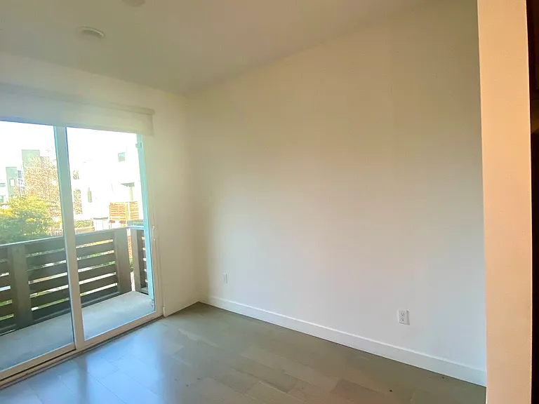 1522 Prescott St — Photo 8