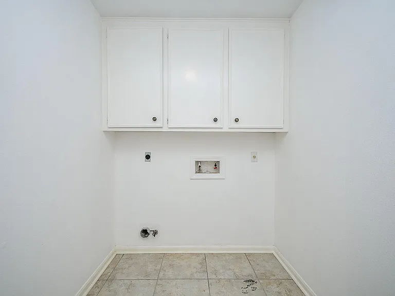 7822 Albin Ln — Photo 19