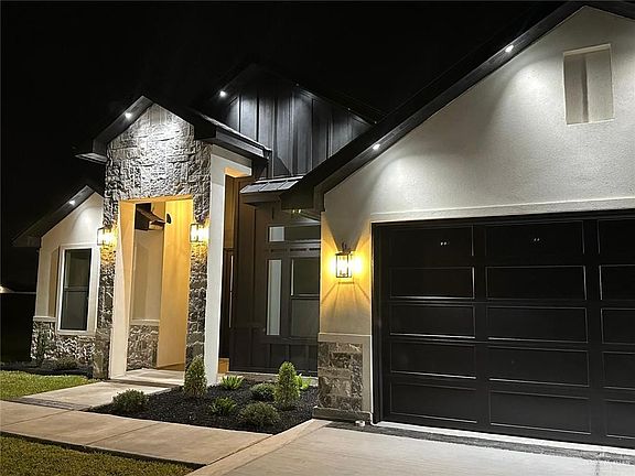 4th image of 1018 Broken Arrow Dr