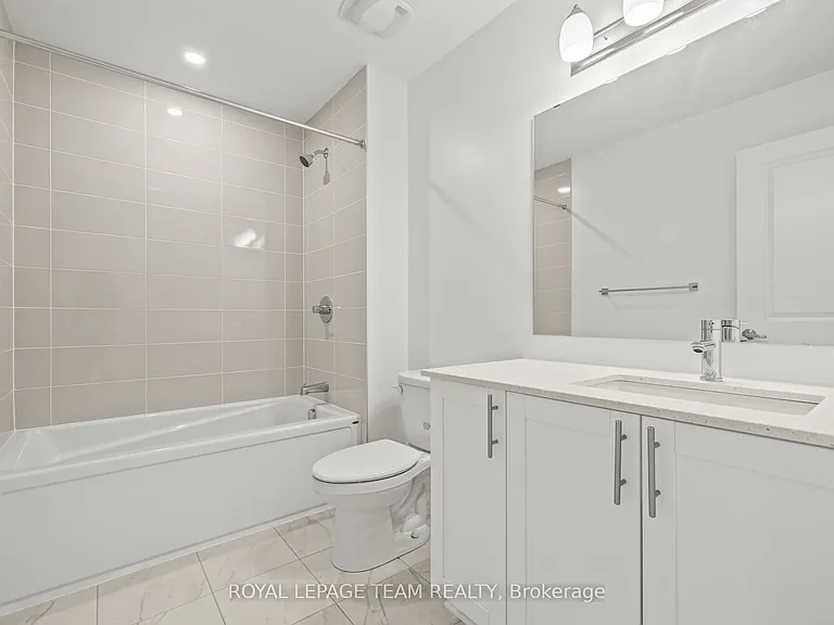 47 Moosonee Cres — Photo 18