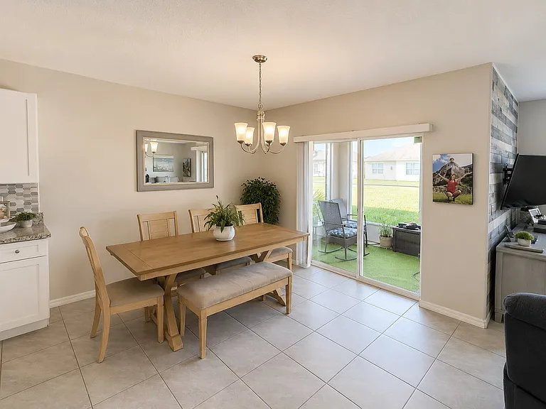 3053 Country Club Cir — Photo 6