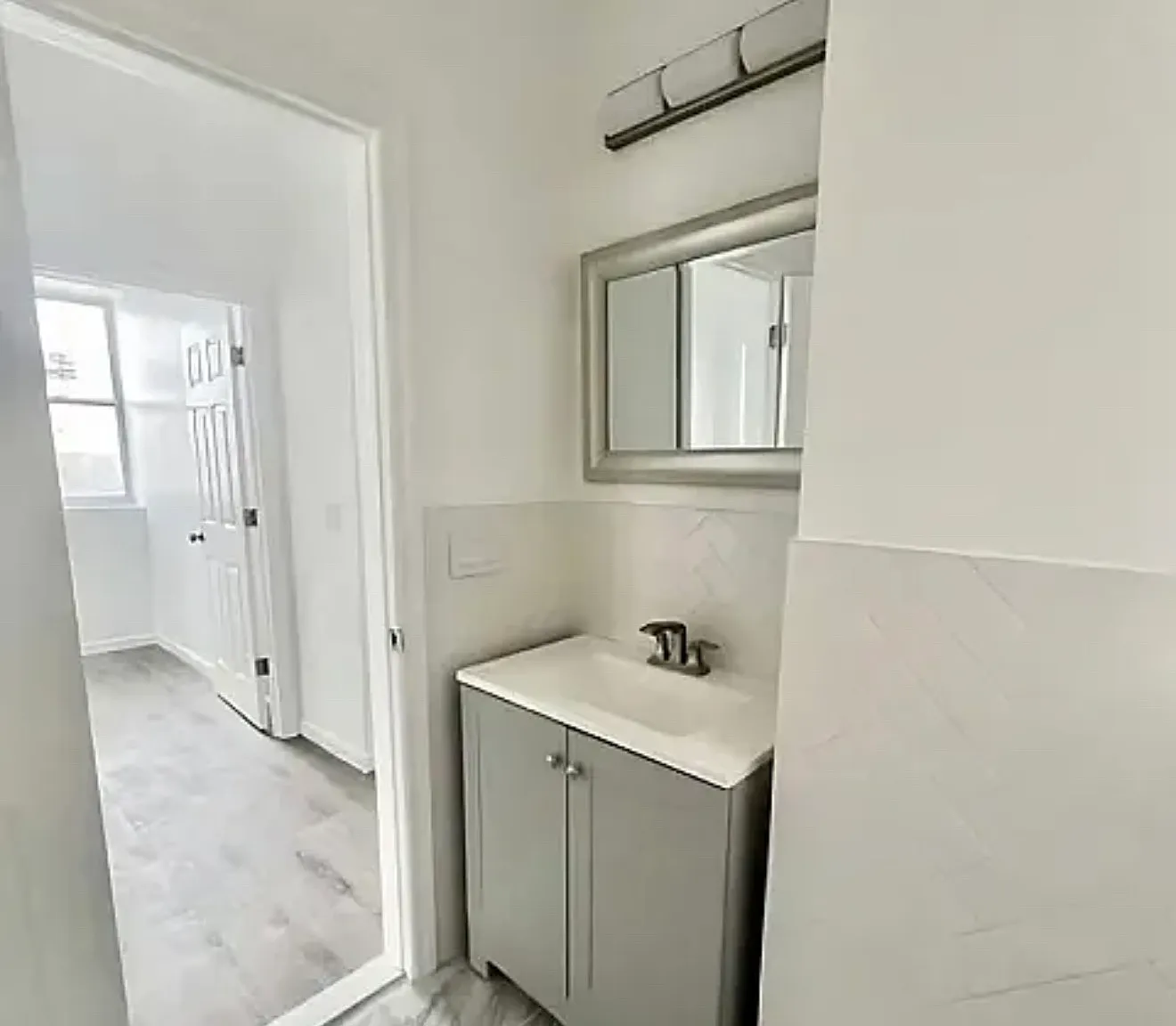 4 bed, 1200 sqft, $2,695 — Photo 2