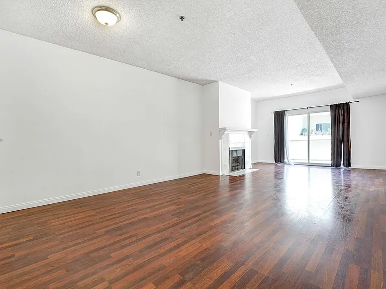 2905 Montrose Ave #416 — Photo 3