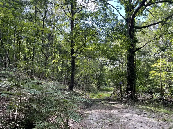 144 Old Mine Ln, Sewanee, TN 37375