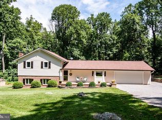 320 Barker Ln, Bluemont, VA 20135